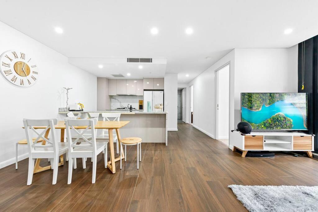 Four Bedroom Apartment With Facilities In Olympic Park Sydney Exteriör bild
