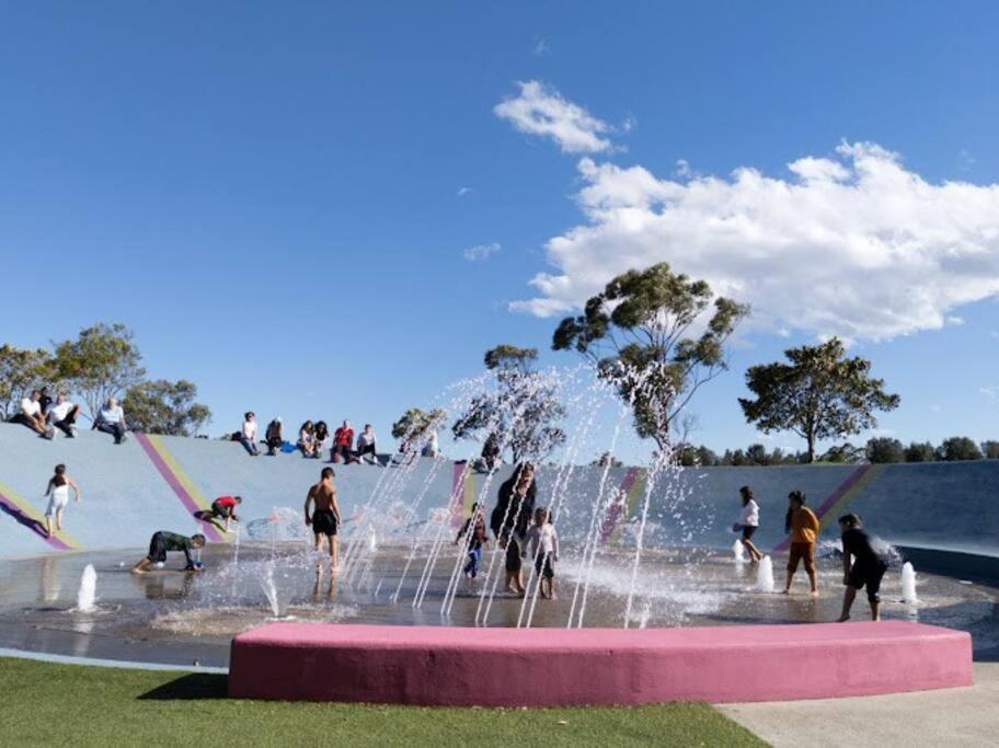 Four Bedroom Apartment With Facilities In Olympic Park Sydney Exteriör bild