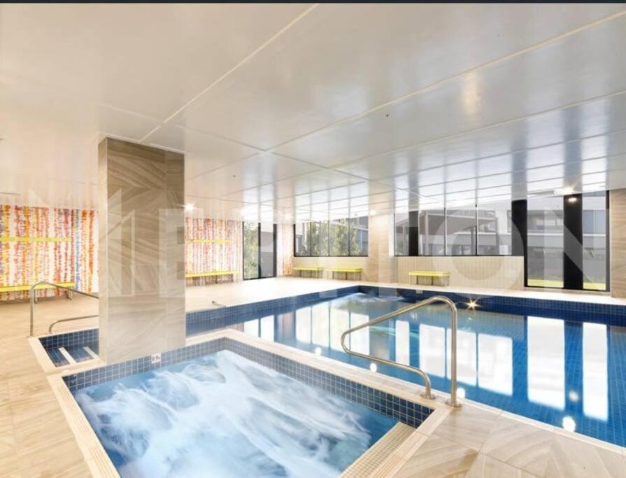 Four Bedroom Apartment With Facilities In Olympic Park Sydney Exteriör bild